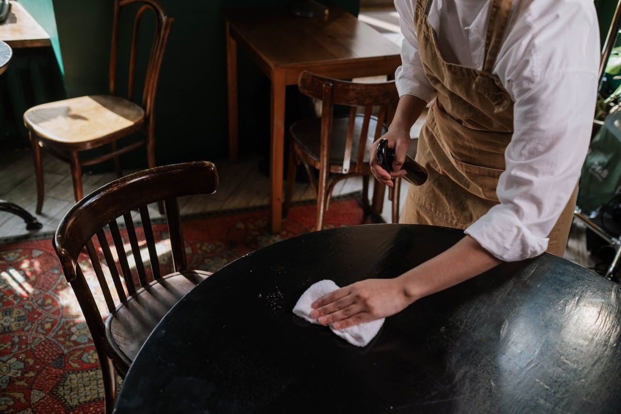 restaurant cleaning sanitizing